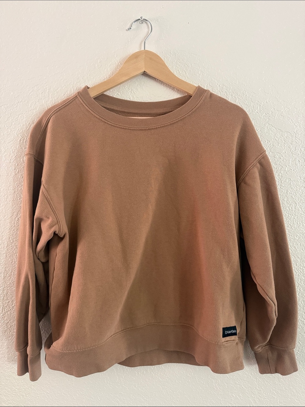 Calvin Klein Scoopneck Sweatshirt in Dusty Brown
